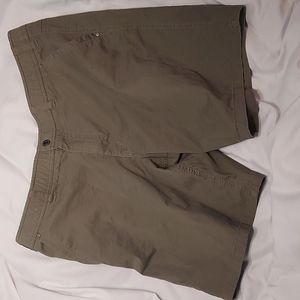 Swiss Tech Green Hiking Shorts size 40